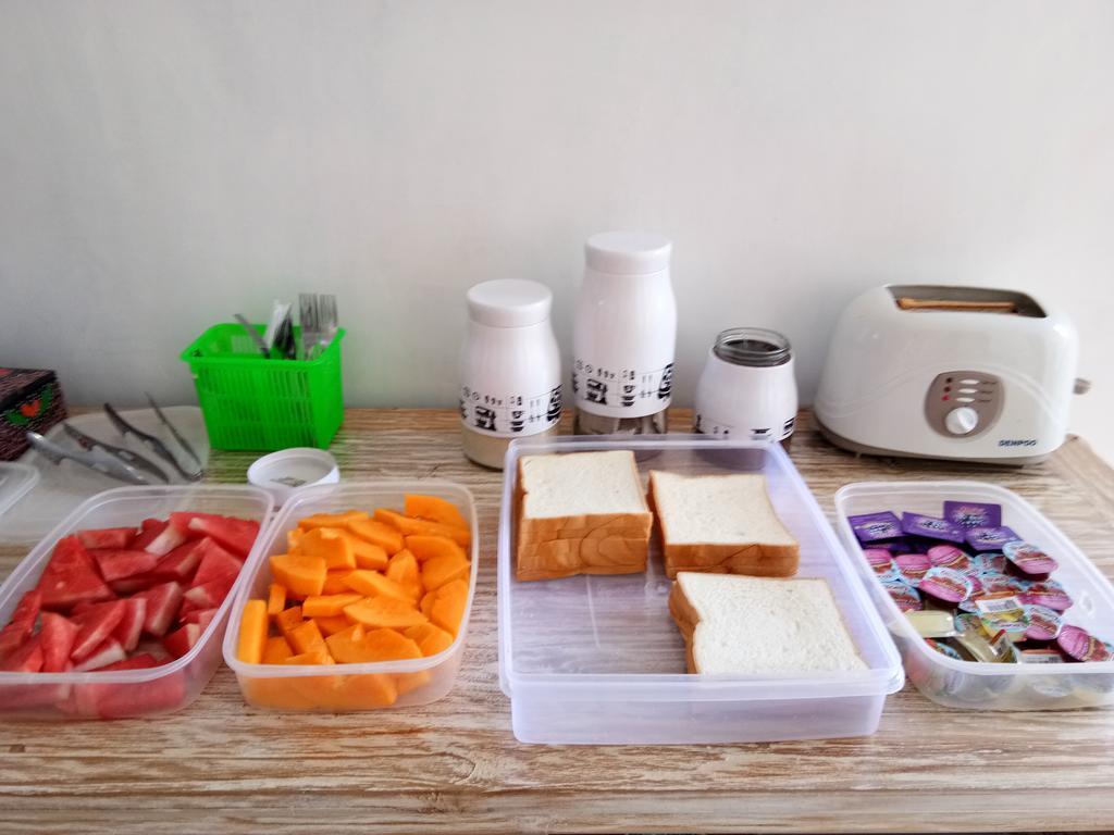 Temuku Guest House Canggu Екстериор снимка